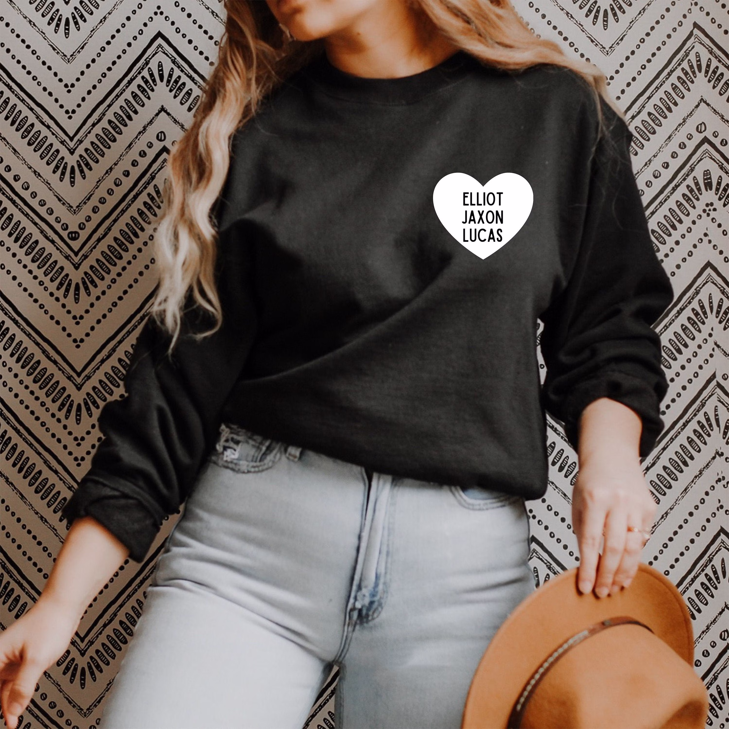 Personalized Heart Name Crewneck With Children's/Grandchildren's - Mom Christmas Grandma Aunt New Gift