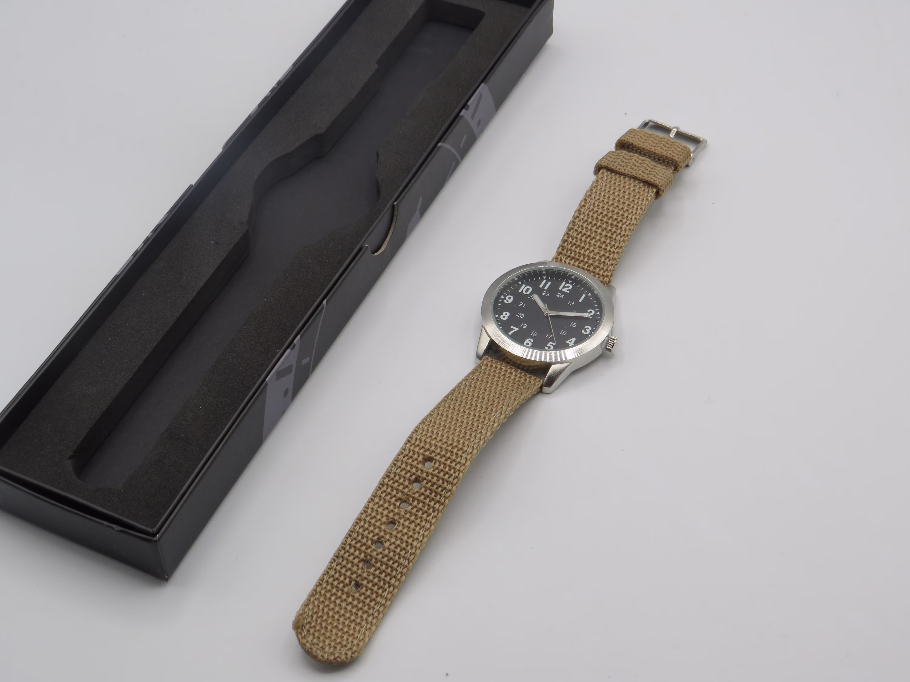 Amazing Eaglemoss Collection Watch , Beige Material Strap Never Used Seals Still Attached, Boxed, Great Condition, Gift Idea