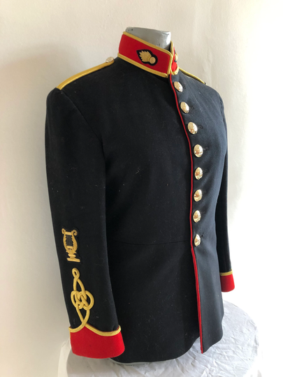 Gorgeous English Royal Artillery No1 Bandsman Dress Military Tunic/Jacket. As Seen At Queen Elizabeth's Funeral. Rip Elizabeth